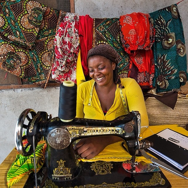 2.2.2 Oprichting naaiateliers in Tanzania. De afgelopen jaren heeft GG al heel wat beroepsopleidingen voorzien van naaimachines.