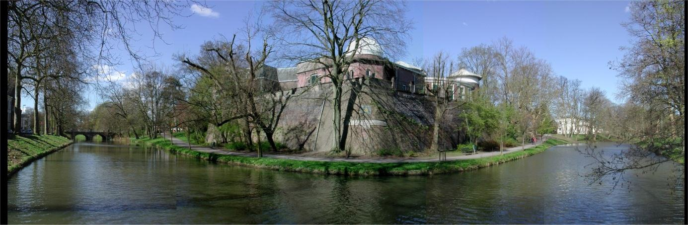 Inleiding De jaarverslagen van afgelopen drie, vier jaar benadrukken telkens dat het een financieel moeilijk jaar was voor Sonnenborgh - museum & sterrenwacht. 2011 is daar geen uitzondering op.