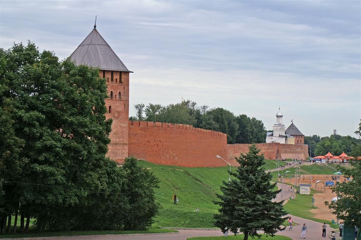 101 Novgorod 102 Bij vertrek kooplieden uit Nowgorod kas naar Visby in de Mariakerk 4 Sleutels: