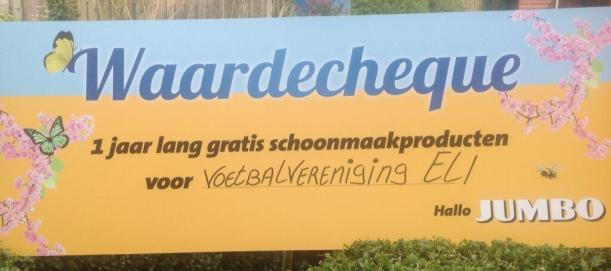 FAMILIE VAN MOOK SCHENKT SCHOONPAKKET VAN JUMO AAN ELI Op 10 april ontving onze voorzitter uit handen van Albert van den Bogaard deze waardecheque.