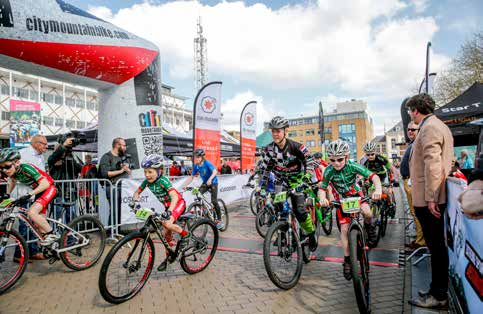 Side events Giro Gelderland, van sprintwedstrijden tot pizza s maken én eten. Ook het mountainbiken maakte deel uit van de side eventprogrammering.