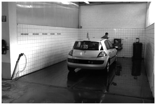 HOOFDSTUK 4 Vermits uitsluitend de carrosserie van een wagen wordt gewassen, is het afvalwater afkomstig van de wasplaats slechts licht vervuild, voornamelijk door stof.