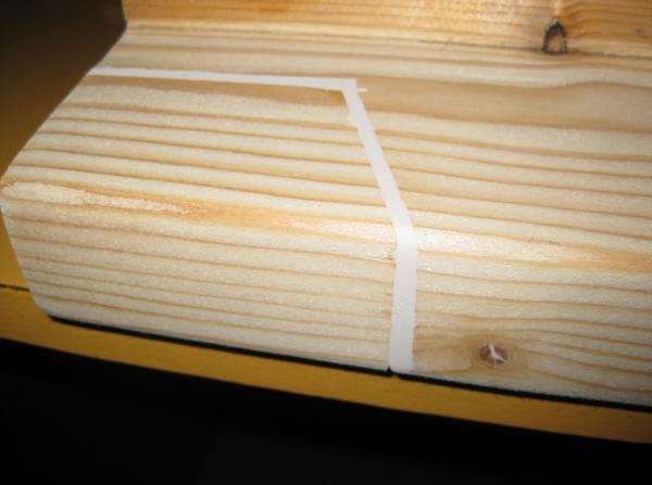 OHR 002 B Herstellen aangetast hout door lamineren (snel uithardend systeem) - Hout met grootschalige aantasting. - Verflagen rondom aangetast hout bij voorkeur geheel verwijderen tot blank hout.