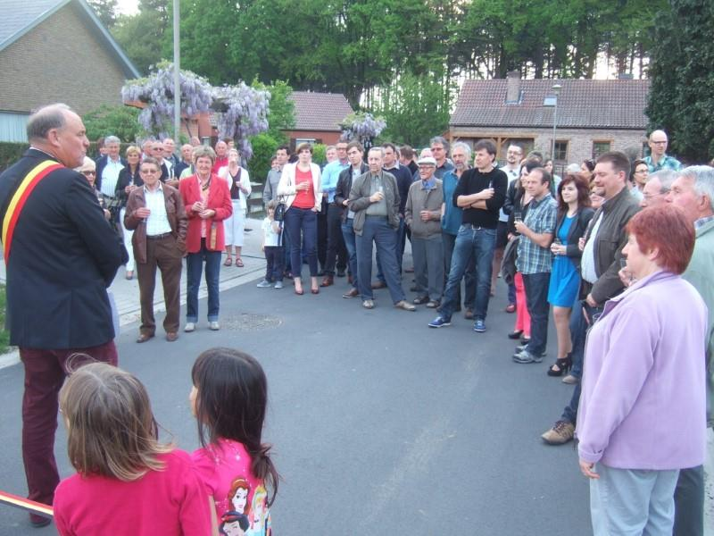 Het Nieuwsblad Emiel Tack Langelede- West feestelijk heropend De hinder lijkt achter de rug in de Wachtebeekse Spoorwegstraat, de Dennenlaan en in een deel van de Langelede.