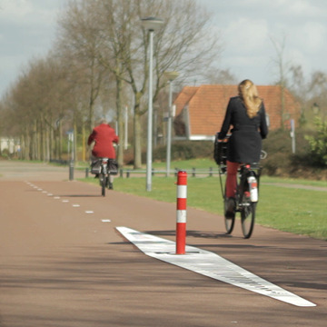 Beleid: Oversteekplaatsen in de bebouwde kom op de volgende locaties worden voorzien van waarschuwingsmarkering met een breedte van 600mm: - gebiedsontsluitingswegen (conform gvvp Oog voor mobiliteit