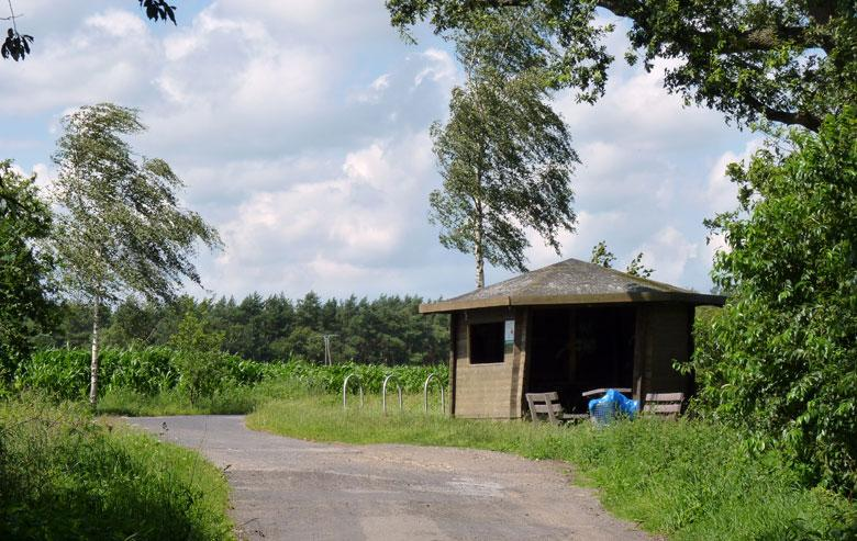 Zum Emsblick klinkt interessant, maar van de Eems krijgen we maar weinig te zien tijdens de wandeling langs de rand van het dorp.