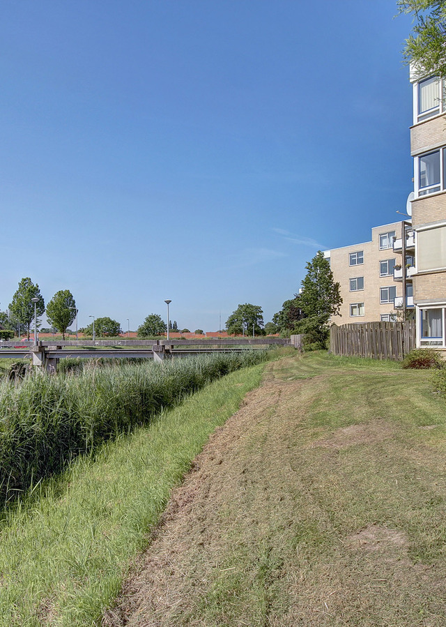 Algemeen Kenmerken appartement op de 2e woonlaag 3 kamers, waarvan 2 slaapkamers woonoppervlakte ca.