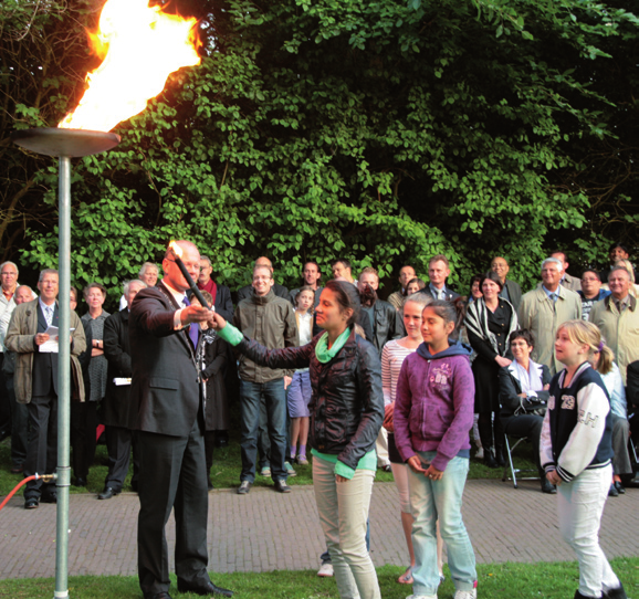 ZATERDAG 5 MEI BEVRIJDINGSDAG 12.50 uur 13.00 uur 11.00-16.00 uur 20.00-21.