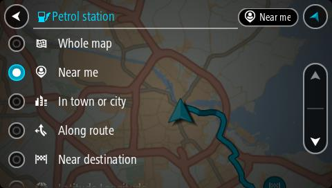 De kaart wordt geopend en er worden locaties van benzinestations getoond. Als er een route is gepland, worden op de kaart benzinestations getoond die op de route liggen.