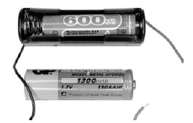 Draai een keer de diode in het experimenteerbord andersom. De LED knippert niet meer omdat de stroom uit de zonnemodule nu geblokkeerd is.