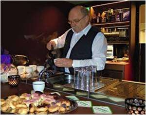 Barvrijwilliger - woonzorgcentrum Sint-Jozef Openhouden cafetaria van woonzorgcentrum Sint-Jozef.
