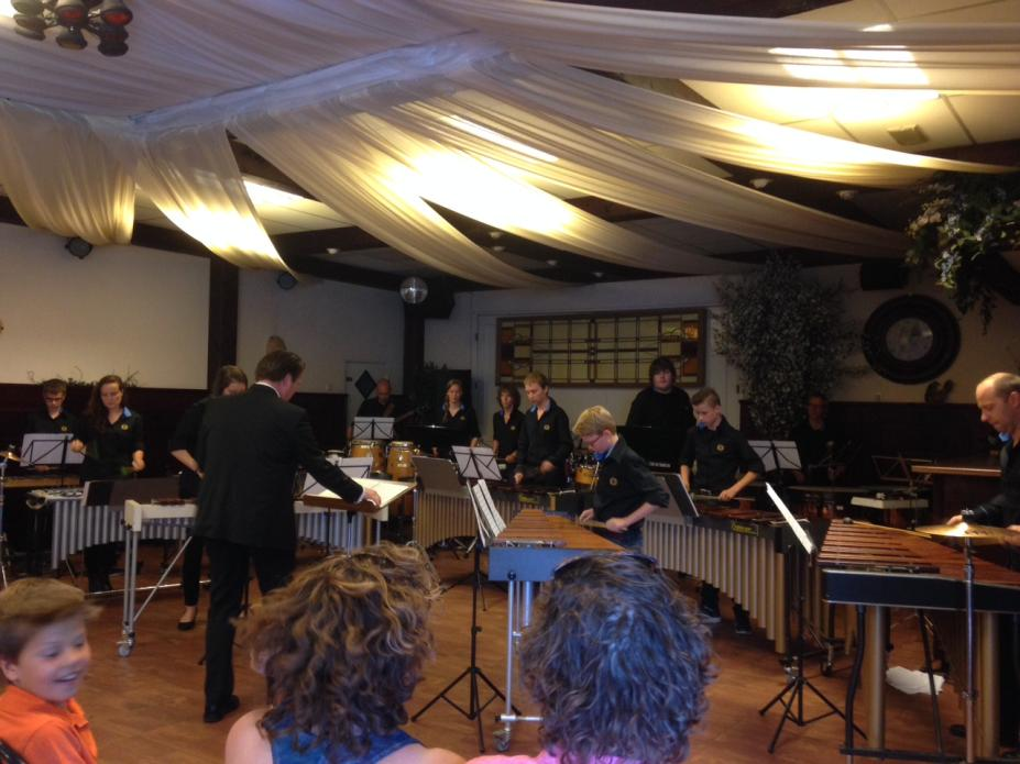 Concert Malletgroep 7 juni Tijdens het uitwisselingsconcert met het Veldhovens Muziek Korps heeft onze Malletgroep een mooi optreden verzorgd.