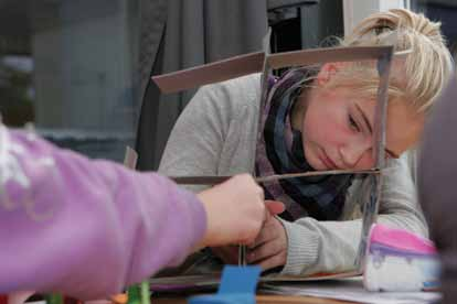 Een toegevoegde waarde voor school Vorig school jaar zijn we op onze school gestart met een cultuurcoach, Sabine.