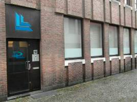 Ambtmanstr. Waar vind je de Hulpkas voor Werkloosheidsuitkeringen? Vleminckstraat 18 2000 Antwerpen tel. 03 234 07 62 info.antwerpen@hvw.fgov.be Zand Zand Ernest van Dijckkaai St.