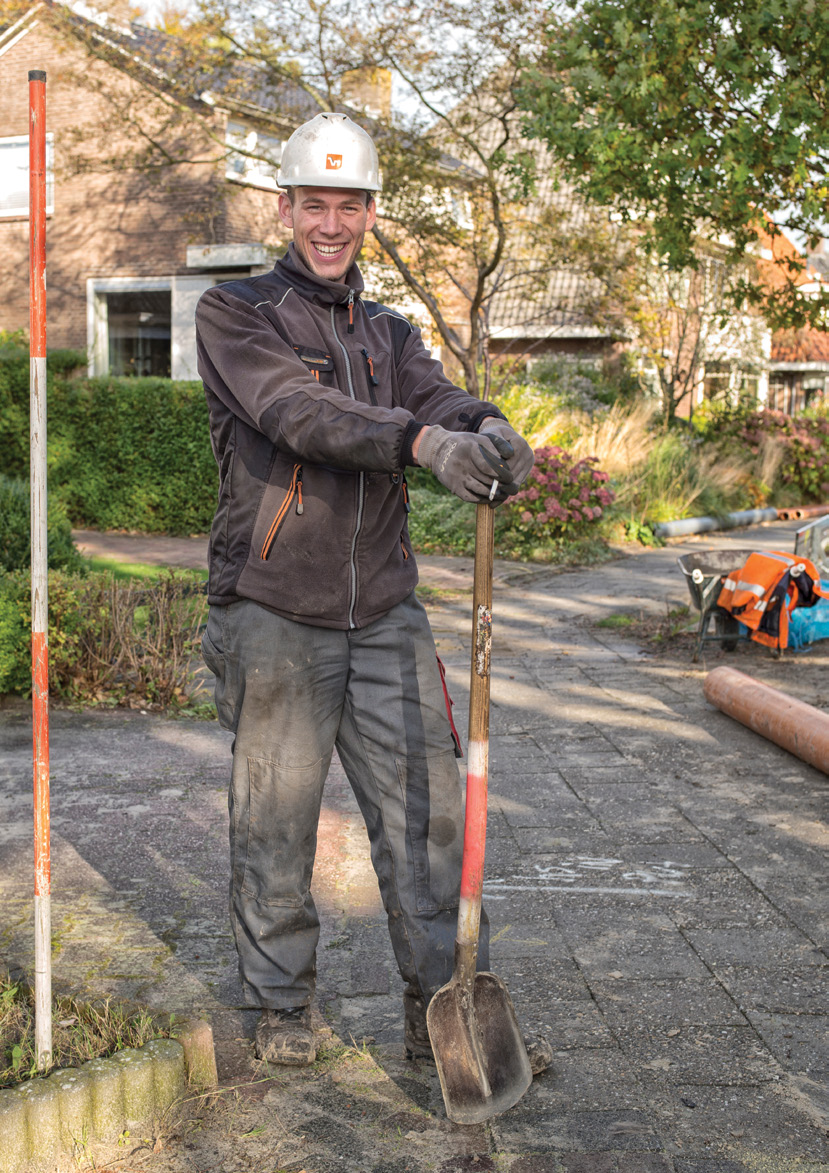 2. Rapportage voortgang werkprogramma 2014 en uitvoering projecten 2.1 FlorijnAs RSP projecten Aannemer Verhoeve Groep verfraaide de openbare ruimte langs het Kanaal.