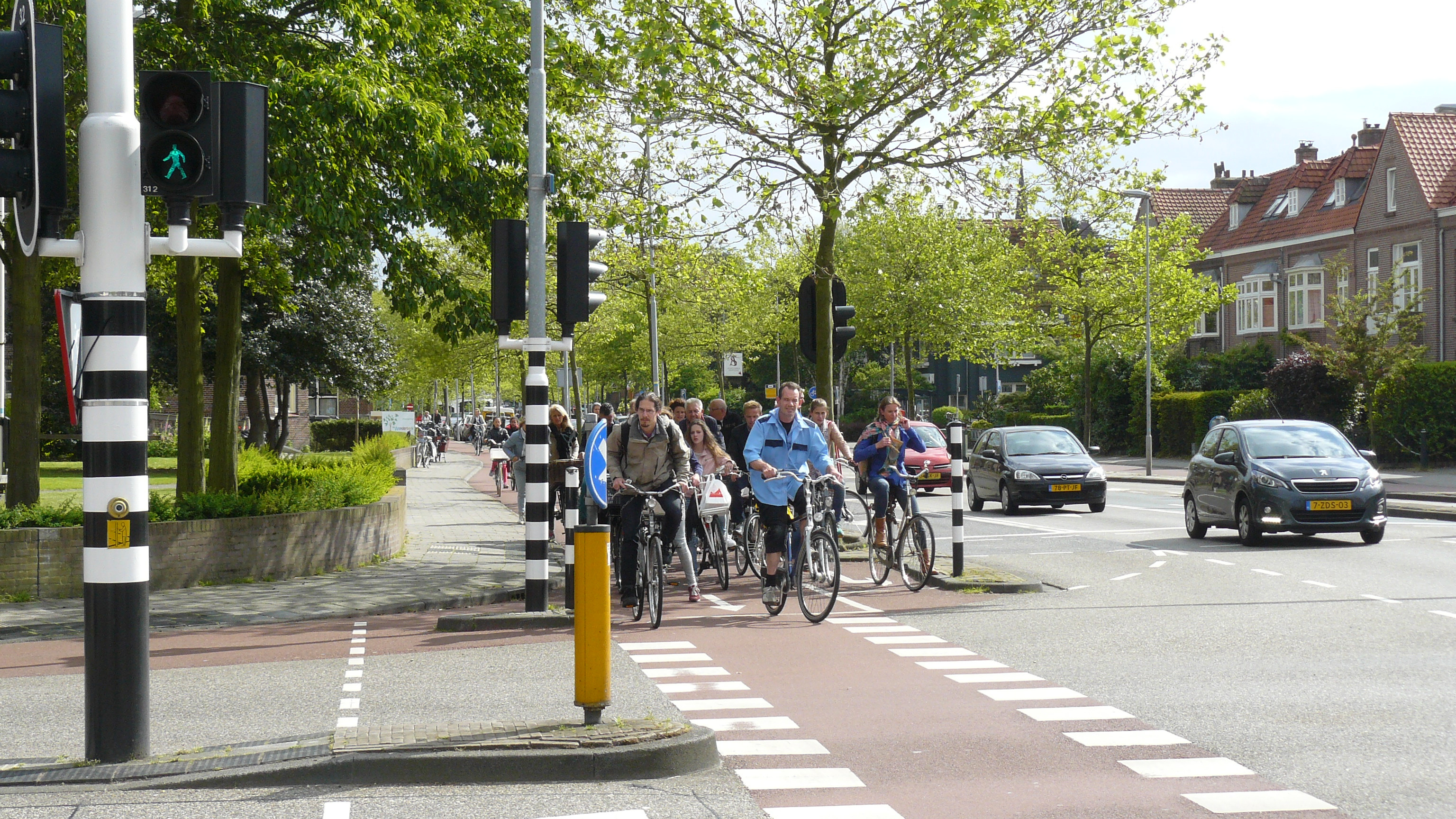 Huidige situatie, zuidzijde Drukke fietsstroom Z N