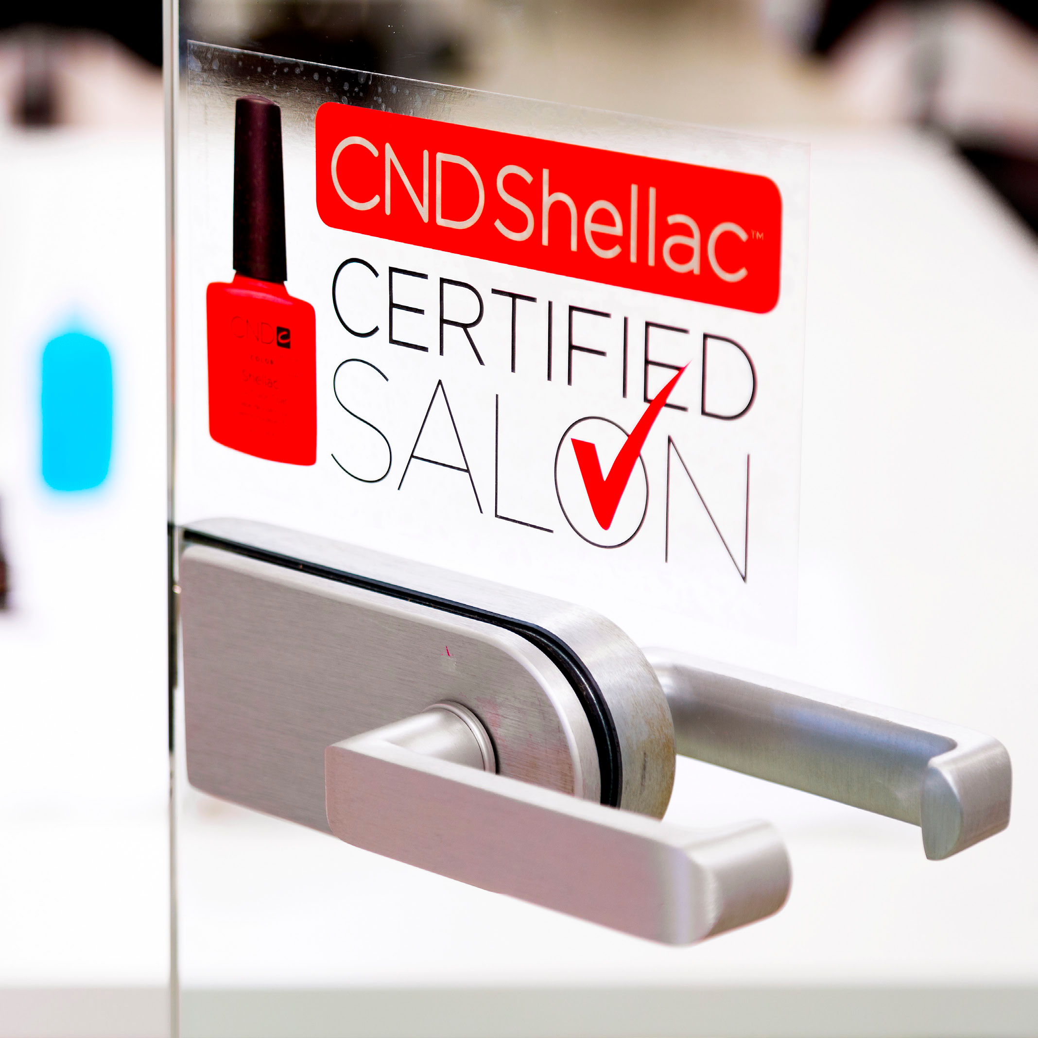 CND SHELLAC Certificering Bekroon uw kennis van het CND SHELLAC brand 14+ day nail color systeem met een heuse CND SHELLAC certificering en maak uw salon beter zichtbaar met een vermelding op www.