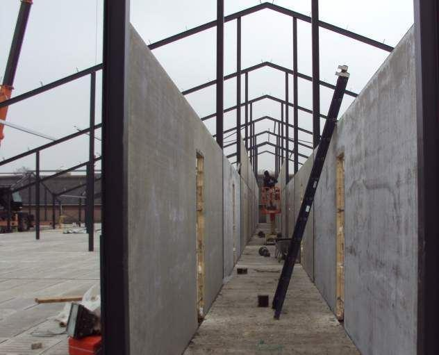 7 PREFAB BETONWANDEN Voor uw buitenmuren leveren wij prefab betonelementen die de volgende voordelen hebben: Modulair en snel