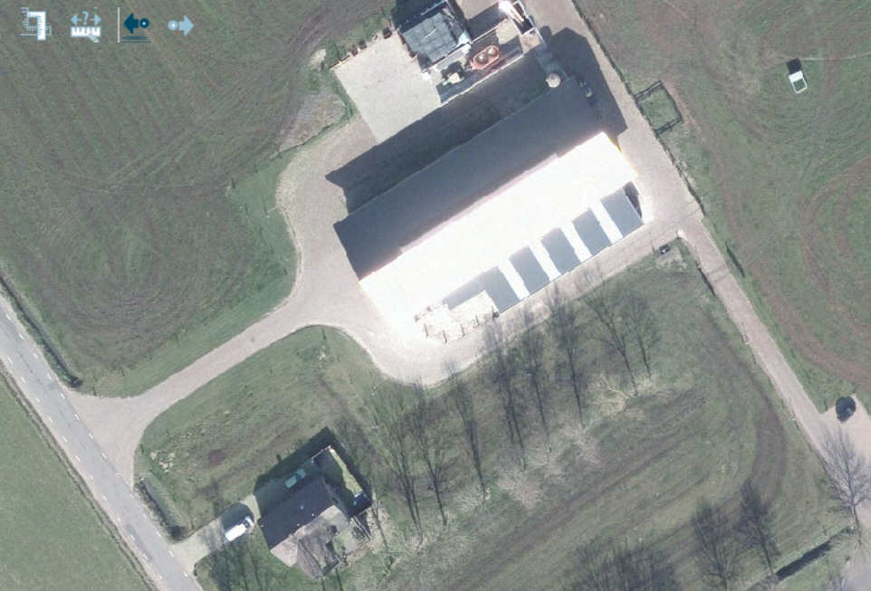 MER-beoordeling melkveehouderij 2. Algemene gegevens locatie Op onderstaande luchtfoto is de locatie ten opzichte van het dorp Kootwijkerbroek weergegeven.