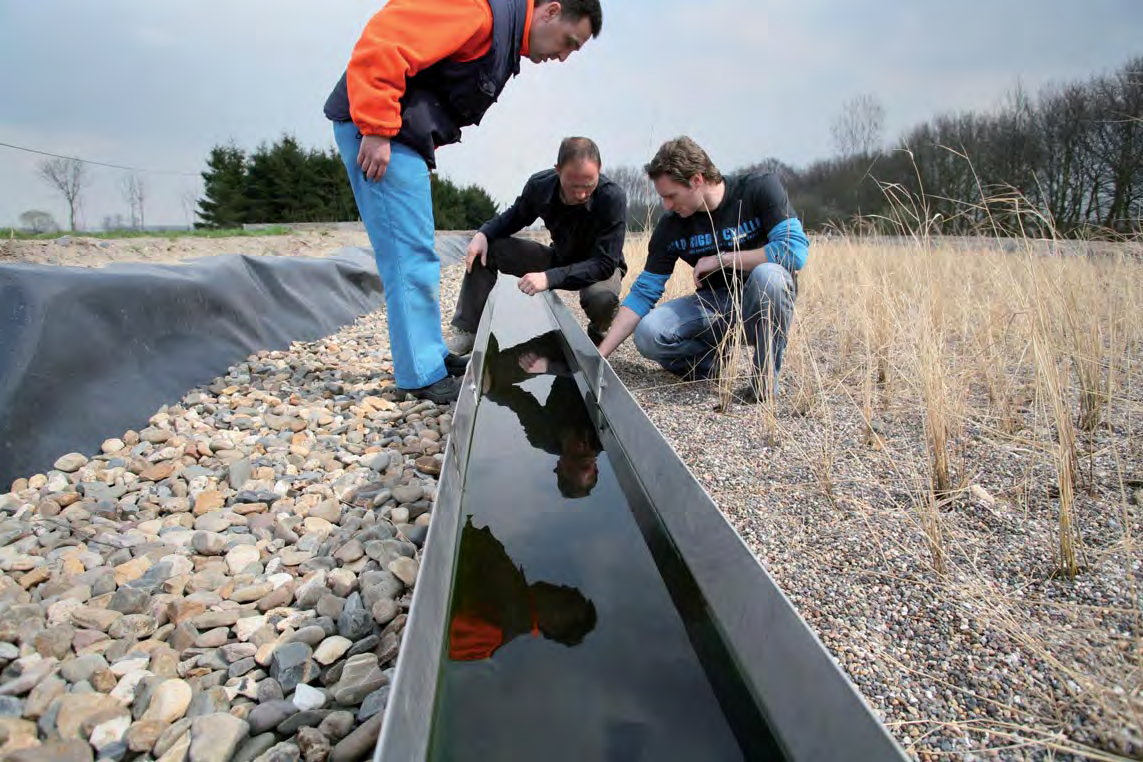 44 Jaarverslag 2010 De Europese kaderrichtlij Water vraagt ee goede kwaliteit va het grod- e oppervlaktewater tege 2015.