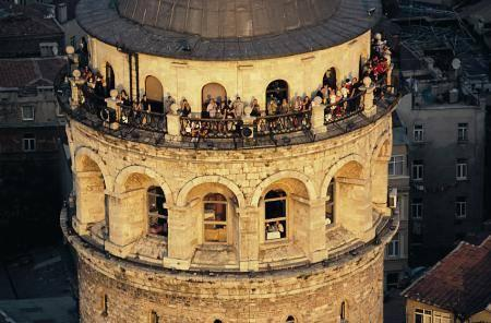 Zondag: Istanbul Er gaan vele vluchten terug naar Nederland.