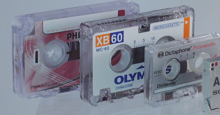 1.2.8. PICOCASSETTE Foto: http://vintage-technics.ru/dictaphone%20model%204250/2/ P3281352-d4250.