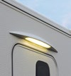 Stijlvolle handgreep Lichtsterke buitenverlichting Duurzame LED en halogeenverlichting zorgt er voor dat uw caravan van verre zichtbaar is.