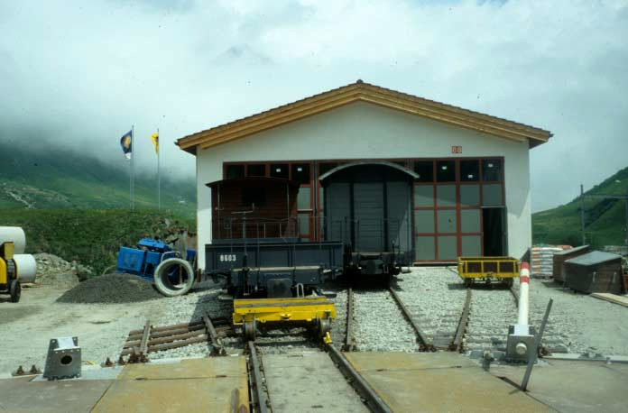 20 jaar depot Realp In 1991 Stond het depot nog in de kinderschoenen. Bijna 20 jaar later wordt er opnieuw gebouwd.