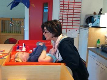 Pedagogische uitgangspunten Binnen KMN Kind & Co werken wij vanuit de vier pedagogische basisdoelen zoals ook vastgelegd in de Wet Kinderopvang & Kwaliteitseisen Peuterspeelzalen: Het bieden van