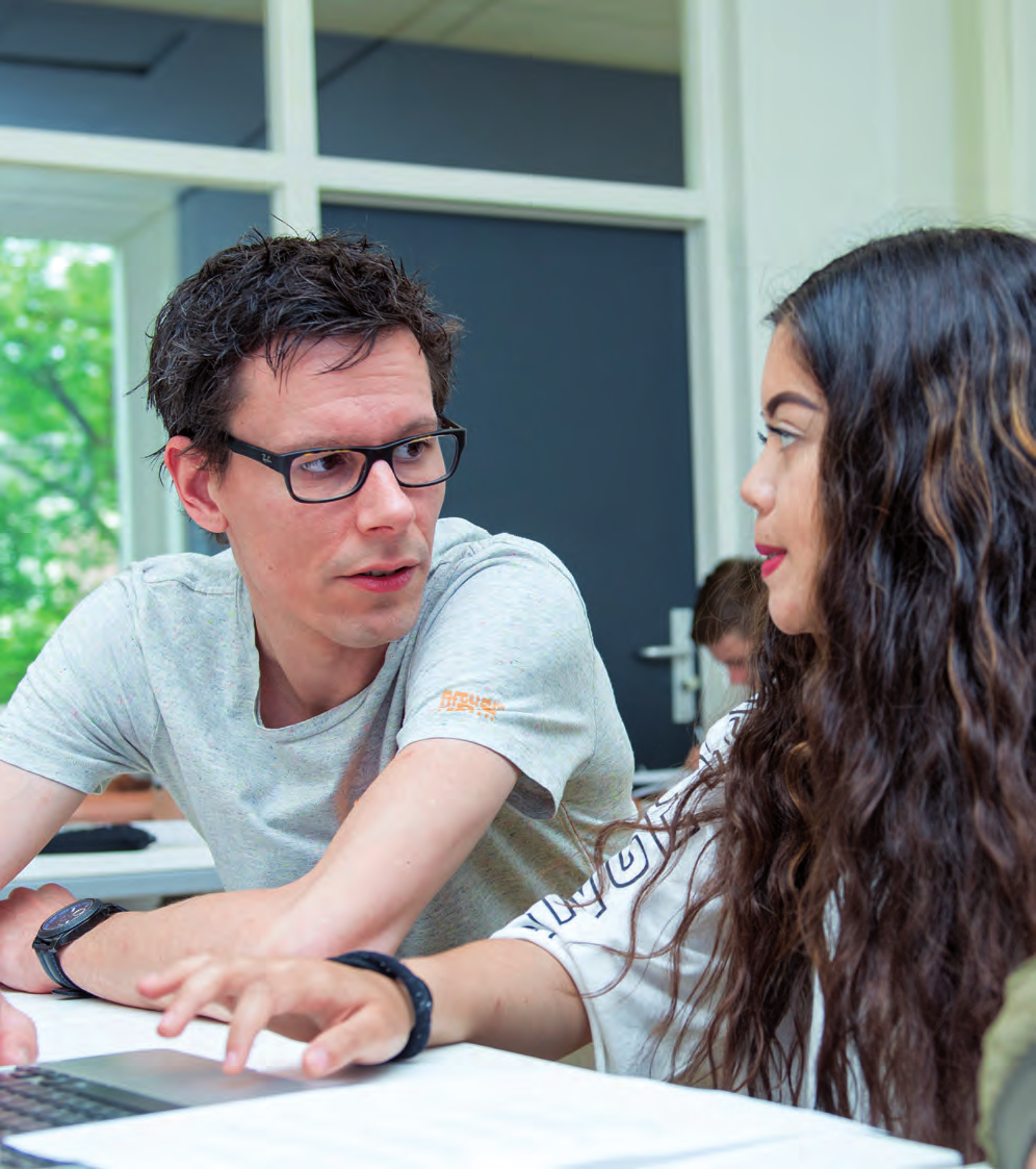 Begeleiding Je kunt als leerling van het Thomas a Kempis College rekenen op een uitstekende persoonlijke begeleiding.