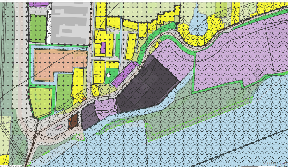 Figuur 3: Uitsnede plangebied: verbeelding plankaart bestemmingsplan Dorpsgebied (2011) en in grijs het gebied van de beheersverordening Percelen Lekdijk-Oost (2013) Beheersverordening percelen