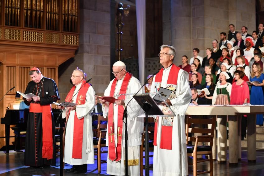 Gezamenlijke oecumenische herdenking van de reformatie Op 31 oktober 2016 hielden de Lutherse Wereldfederatie (LWF) en de Rooms-Katholieke Kerk gezamenlijk een oecumenische herdenking van de