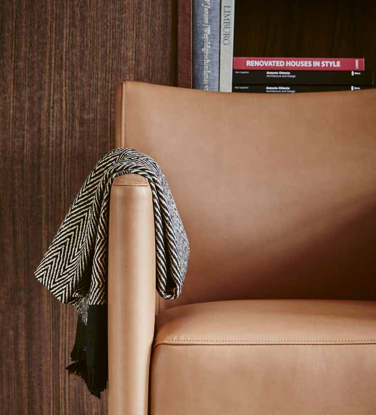 80 6772 fauteuil / armchair Dick Spierenburg Comfortabele ingetogen fauteuil die zich goed laat combineren met meubelen die meer