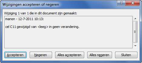 Wijzigingen verwerken Wijzigingen kunnen zichtbaar worden gemaakt via het tabblad Controleren, de groep Wijzigingen, de knop Wijzigingen bijhouden, Wijzigingen markeren : Via het tabblad Controleren,