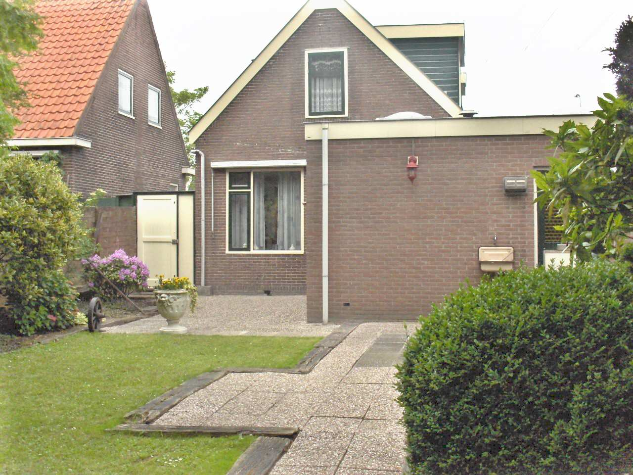 Algemene informatie Het aantal keren dat in Oostzaan in deze prijsklasse een vrijstaande woning met garage in de verkoop komt, is zeldzaam!