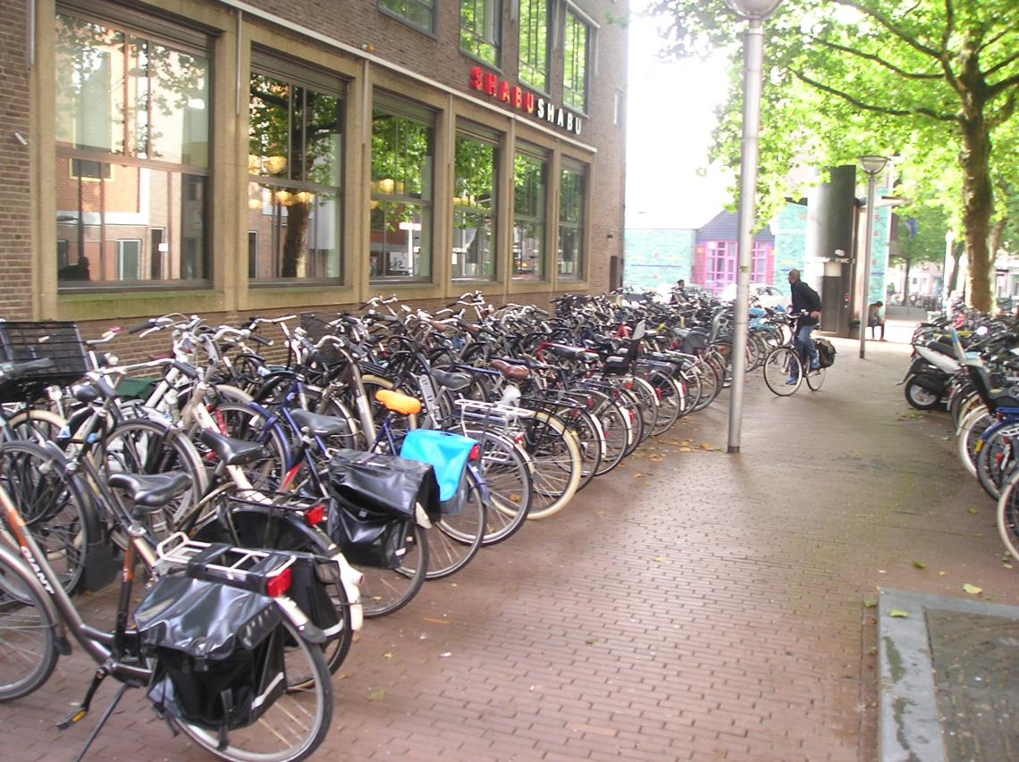 Afbeelding 9: populaire fietsparkeerlocatie Mariënburg 1.