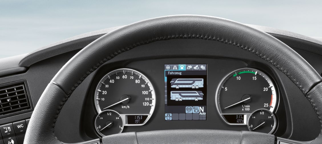Comfort, waarde en ergonomie kenmerken de nieuwe chauffeursplaats van de Setra TopClass S 431 DT.