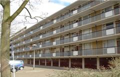 2) Livingstonelaan Locatie: Kanaleneiland Aantal kamers: 3 Oppervlakte: 62 m2 Prijs: 115.000 (vereist maandinkomen: 2.