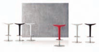 Meubilair Furniture Barkrukken Bar stools Zitting van leder Backrest made of leather Framemateriaal Frame material 04 GOLIA Framemateriaal Frame material Zitting van Polyurethaan, buis van kunststof
