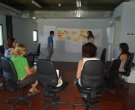 Criteria Vinculación con temas ambientales y el currículum Groene Ideeën zijn interactieve en boeiende workshops waardoor groene innovatie kan worden bereikt door middel van onderwijs en technologie.