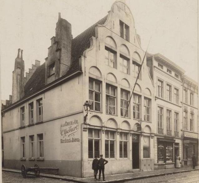 St Jacobsnieuwstraat met Erpelsteeg. Kijk es naar de zijgevel.