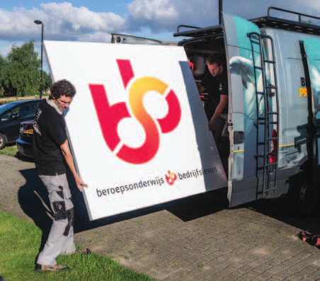 Van zeventien kenniscentra naar één SBB Studenten krijgen de beste praktijkopleiding met uitzicht op een baan en bedrijven beschikken nu en in de toekomst over de vakmensen die ze nodig hebben.