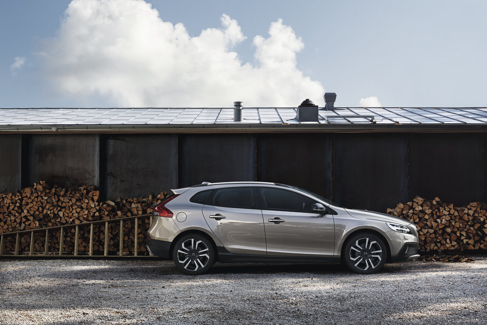 VOLVO V40 NORDIC Aangezien u uw tijd grotendeels in de bestuurdersstoel van uw Volvo doorbrengt, hebben we een schitterende ruimte rondom u gecreëerd.