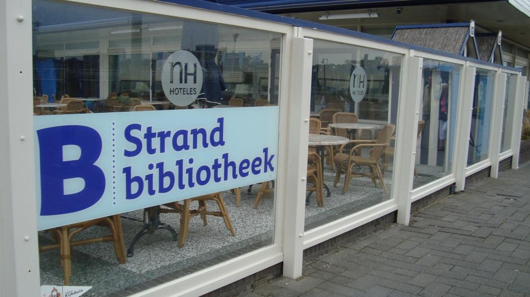 Gedurende het jaar Strandbibliotheek in het NH Atlantic Den Haag hotel.