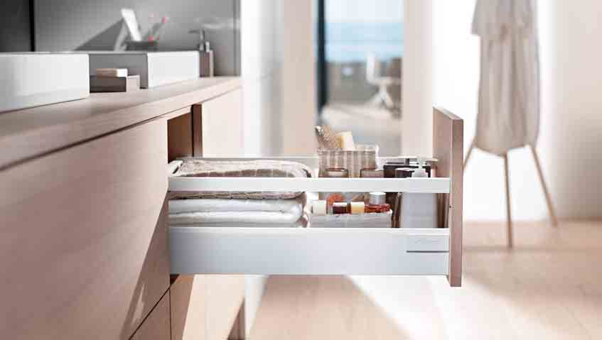 TANDEMBOX EVOLUEERT Met TANDEMBOX maakt u laden die niet alleen mooi zijn maar ook ergonomisch en comfortabel in gebruik en is daardoor het ladesysteem bij uitstek voor diverse interieurs (keuken,