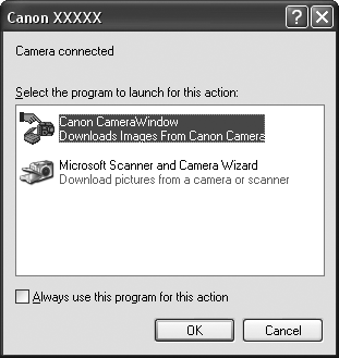 Beelden downloaden naar een computer Sluit de camera aan op de computer. Schakel de camera uit.