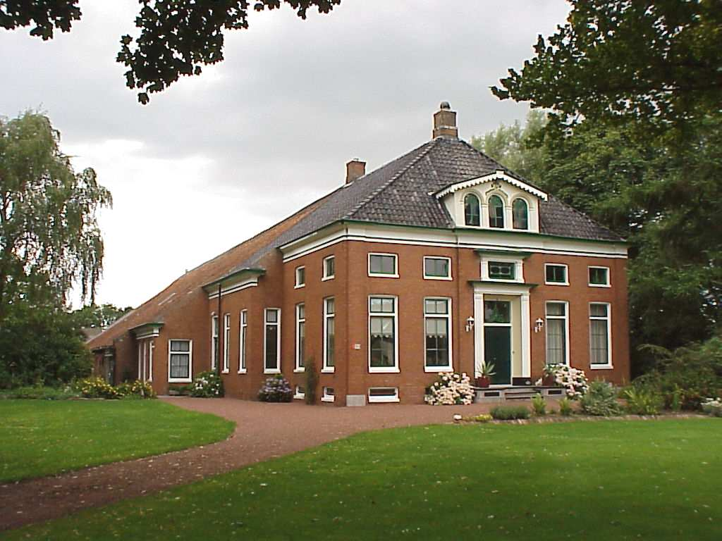 Naam regio: Oldambt Oldambtster boerderij in Nieuw Beerta 1. Ligging De regio Oldambt vormt het oostelijke deel van de provincie Groningen. Het heeft een oppervlakte van ongeveer 30.