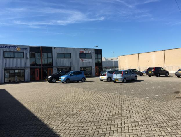 magazijnruimte/koelcel parkeerplaatsen