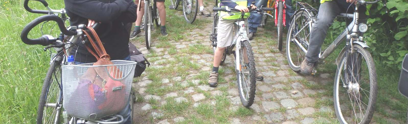 Zaterdag 23 mei: Fietstocht Eco-Cyclo Met dertien waren we: moedige fietsers die op ontdekkingstocht trokken in de groene gordel rond Antwerpen.