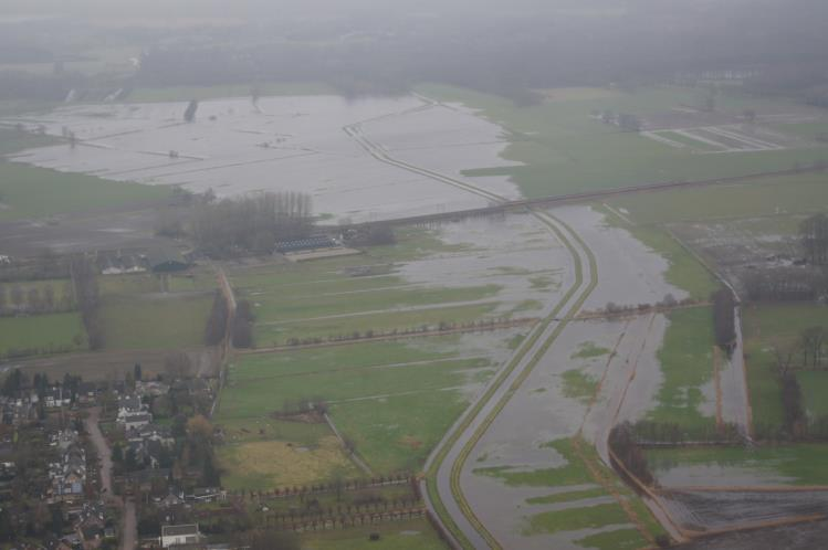 Ambities BOS Brabant (1) Gestructureerde (en reproduceerbare) advisering op basis van real-time data en prognoses met een centraal beheerd model Naast signaalfunctie, ondersteuning bij